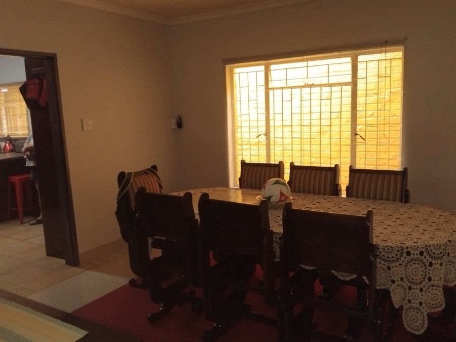 Commercial Property for Sale in Agricultural Holding 400 North West